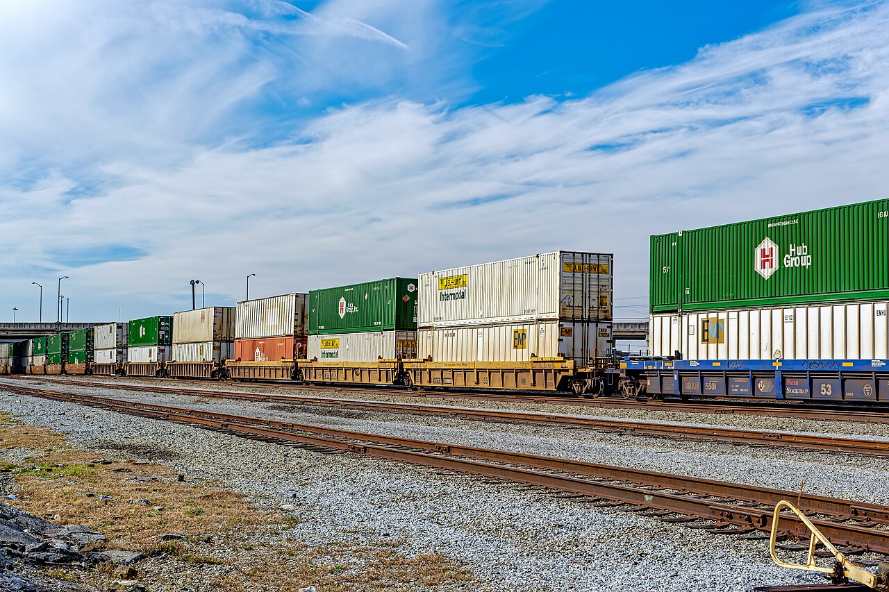 Intermodal rail yard with freight tracks and containers